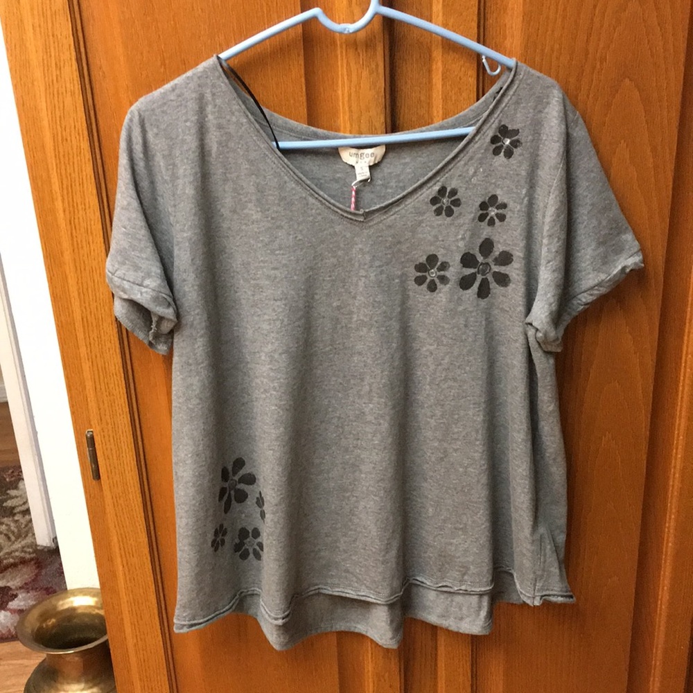 Umgee grey flower swing top
